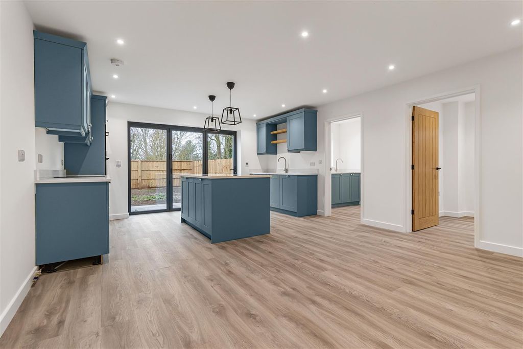 Property photo 2 of 16 9_68723.Jpg