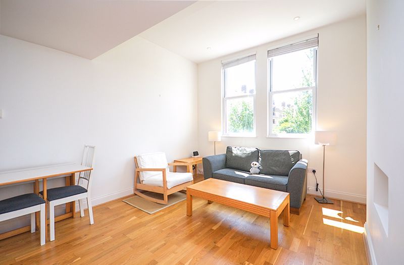 Property photo 2 of 7 Lounge