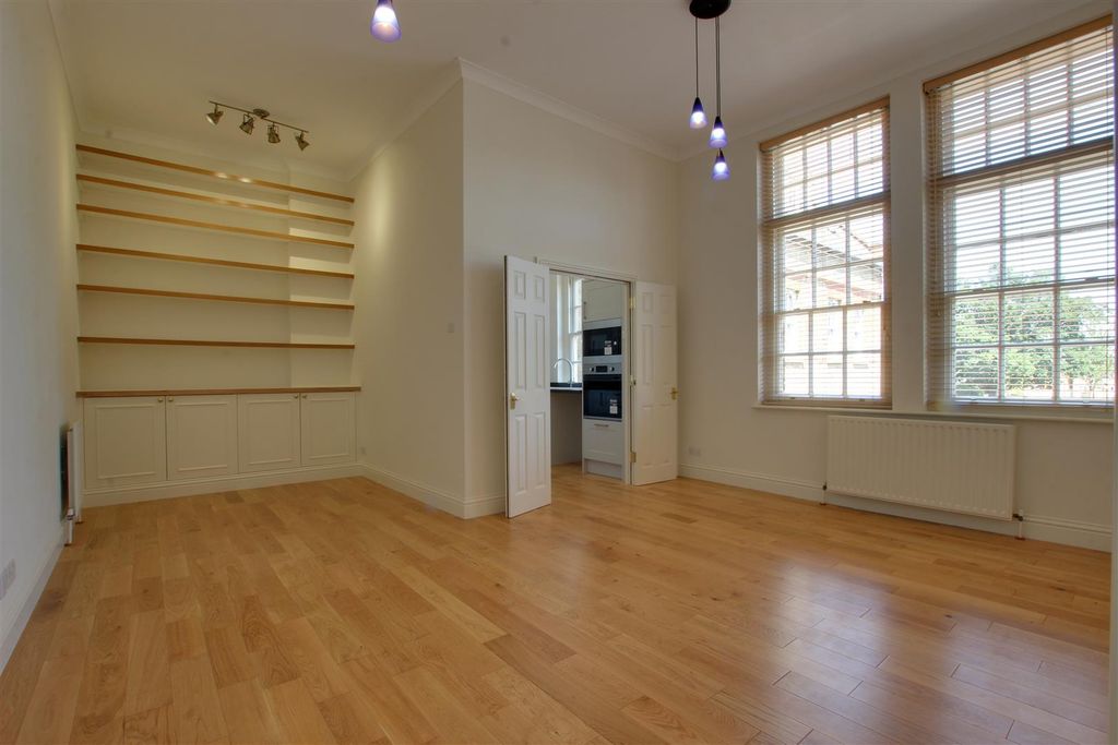 Property photo 3 of 11 Img_1371-Img_1373.Jpg