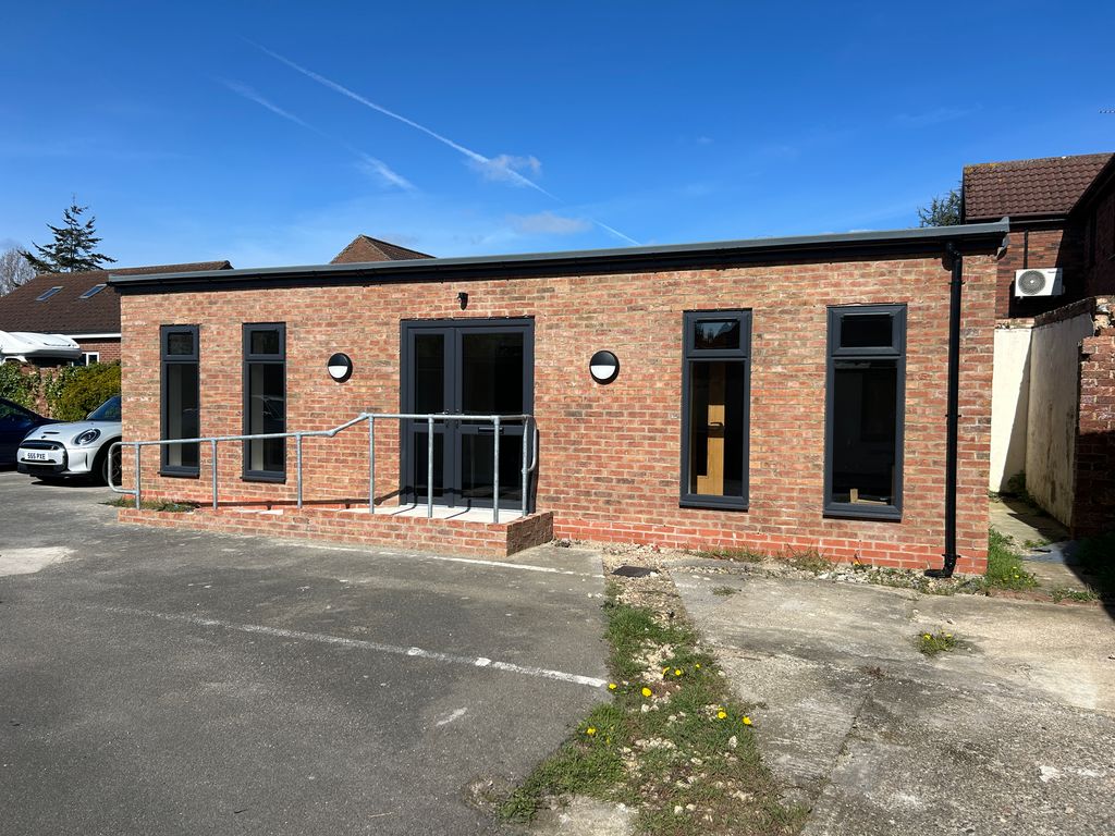 Property photo 1 of 3