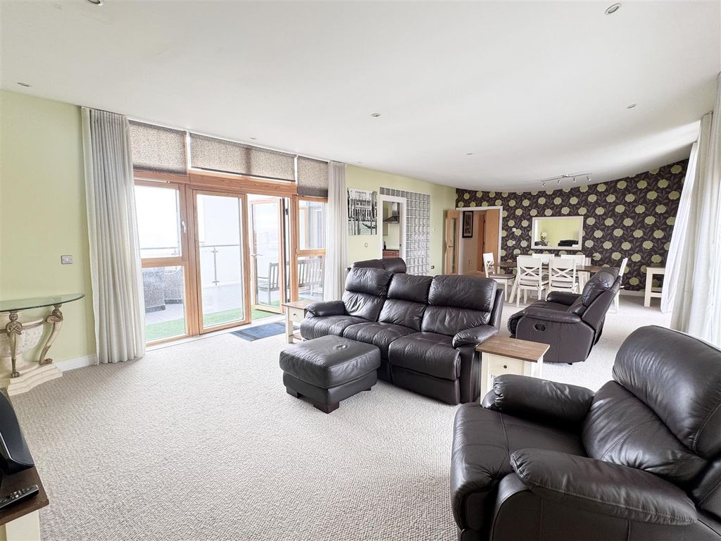 Additional image 4 of 3 bed flat for saleMidway Quay, Eastbourne BN23