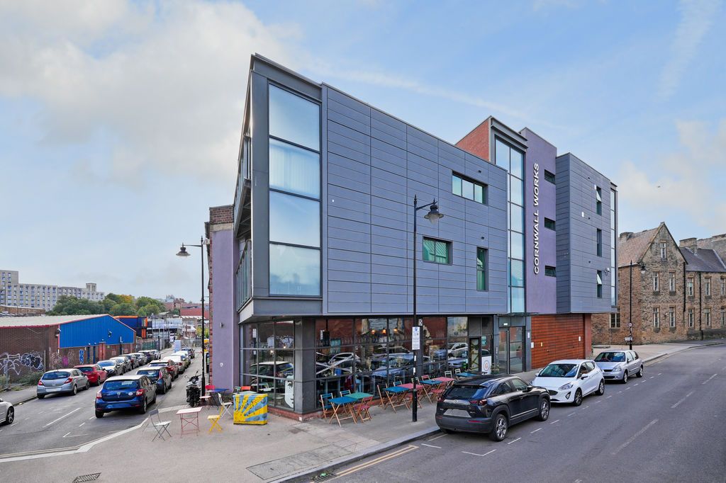 Property photo 1 of 11 External