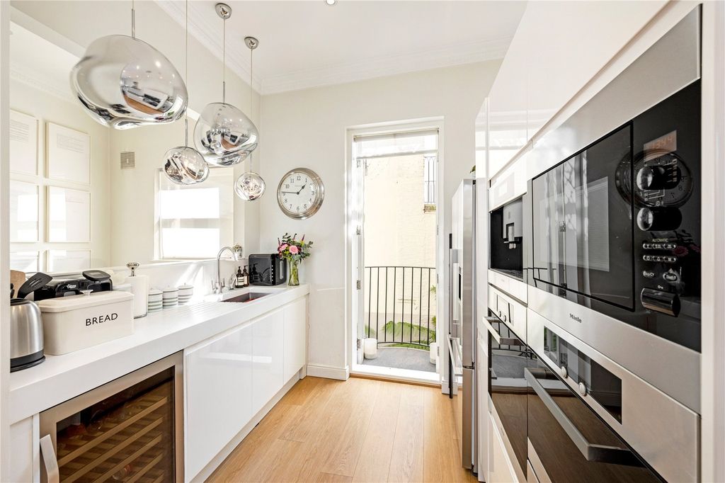 Property photo 3 of 18 Picture No. 05