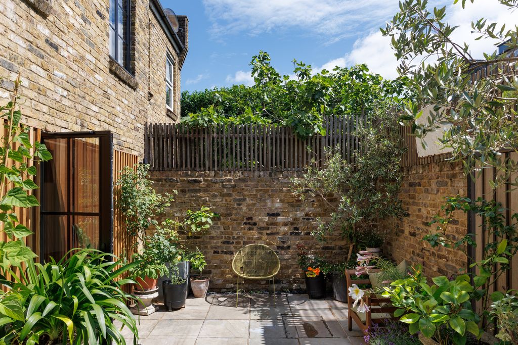 Property photo 3 of 31 352582 - Camdenmews_Jsouteyrat-15274.Jpg