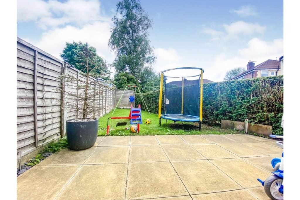 Property photo 2 of 24