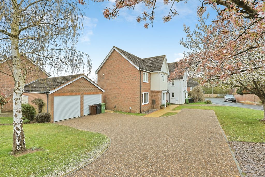 Property photo 3 of 31