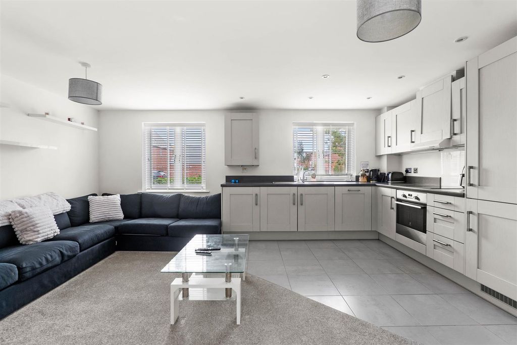 Property photo 2 of 6