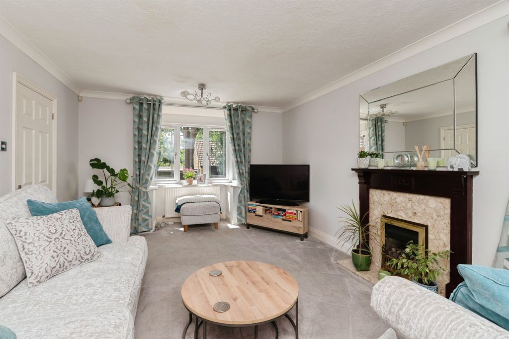 Additional image 4 of 4 bed detached house for saleHigh View Gardens, Grays RM17