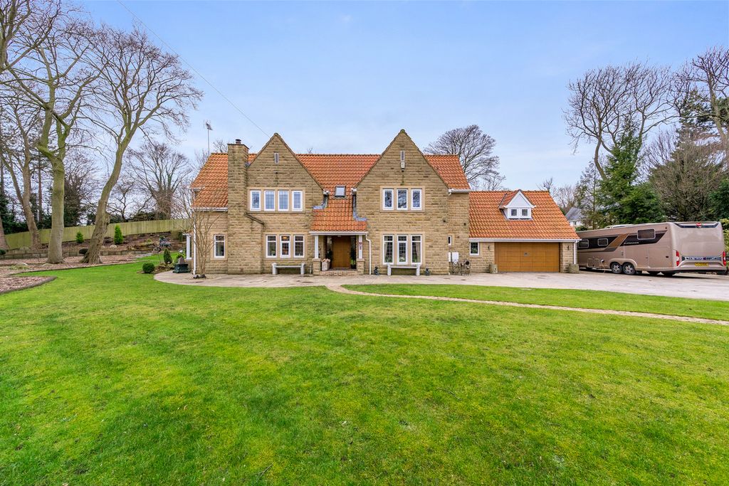 Property photo 1 of 32