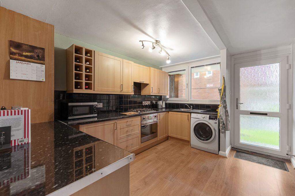 Property photo 3 of 20