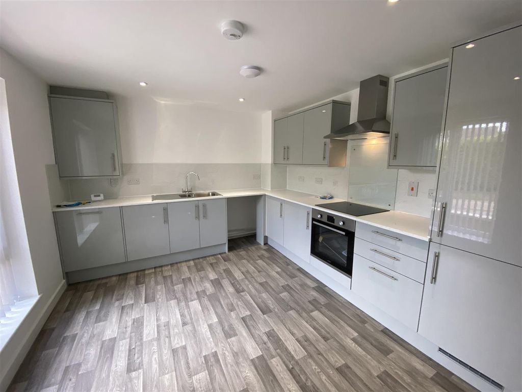 Property photo 2 of 20 Kitchen