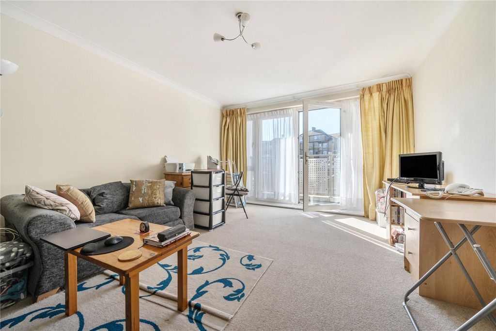 Property photo 2 of 19 Picture No. 15