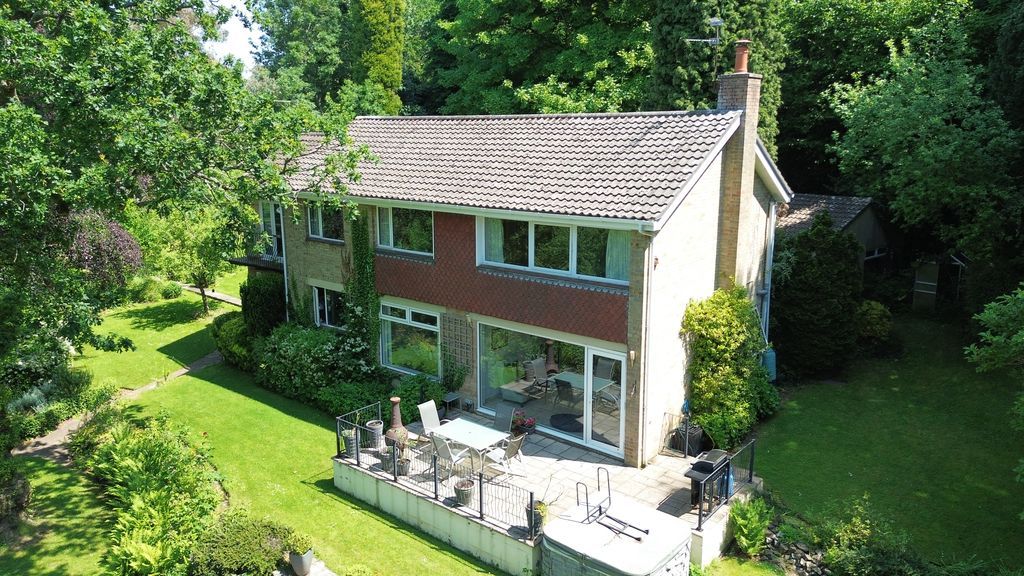 Property photo 1 of 60 Rear