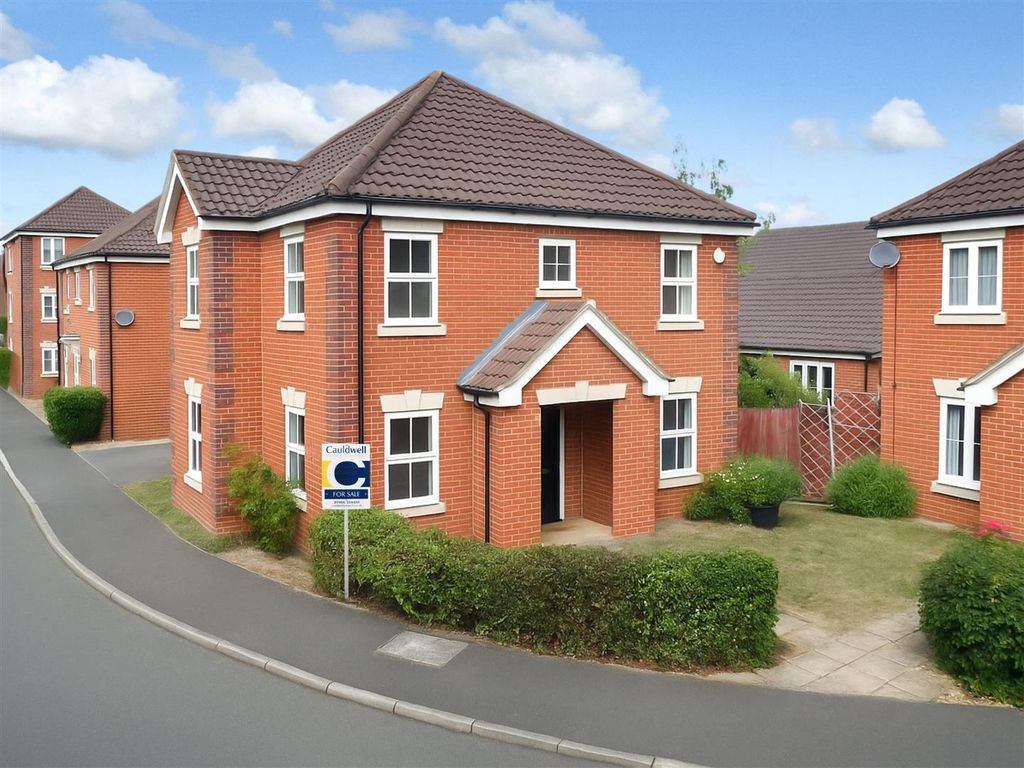 Property photo 1 of 23 Extended Studyfamily Room (2560 x 1920 Px).Jpg.Jpg