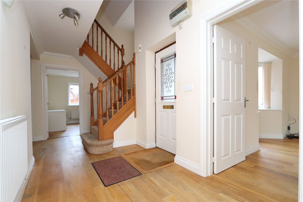 Property photo 2 of 22 Picture No. 12