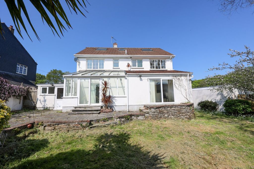 Property photo 3 of 31