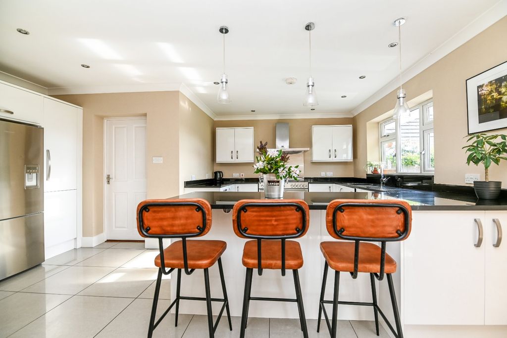 Property photo 3 of 28 Picture No. 28