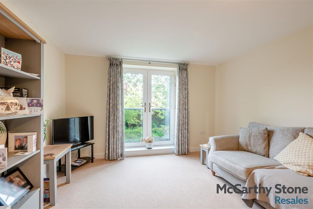 Property photo 2 of 24 8689447-Interior15.Jpg