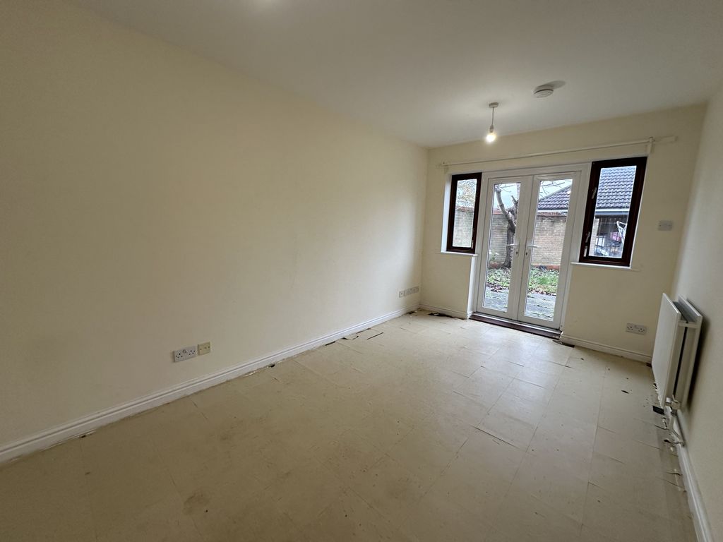 Property photo 3 of 11 Img_5923.Jpg