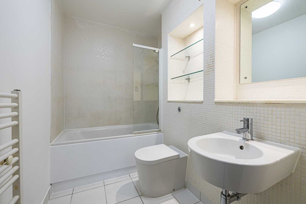 Property photo 2 of 19 Photo
