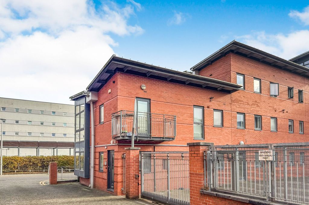 Property photo 1 of 3 9 Rickman Drive, Edgbaston, Birmingham, B15 2Al