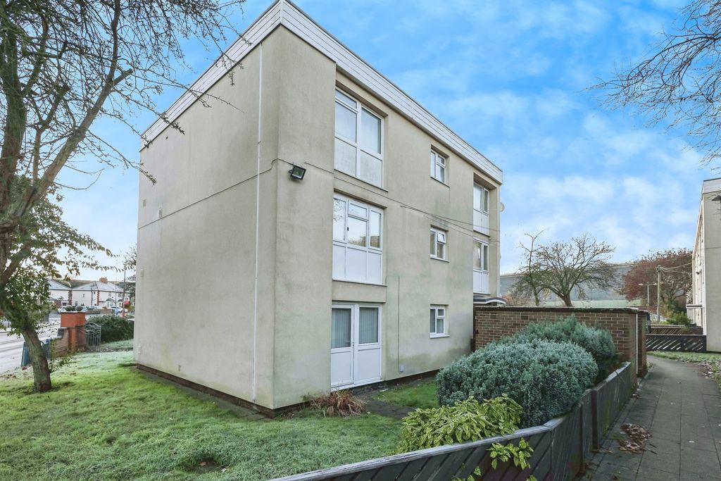 Property photo 3 of 14