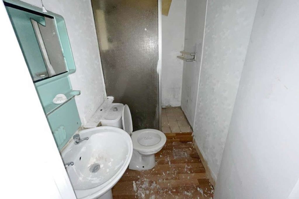 Property photo 3 of 5