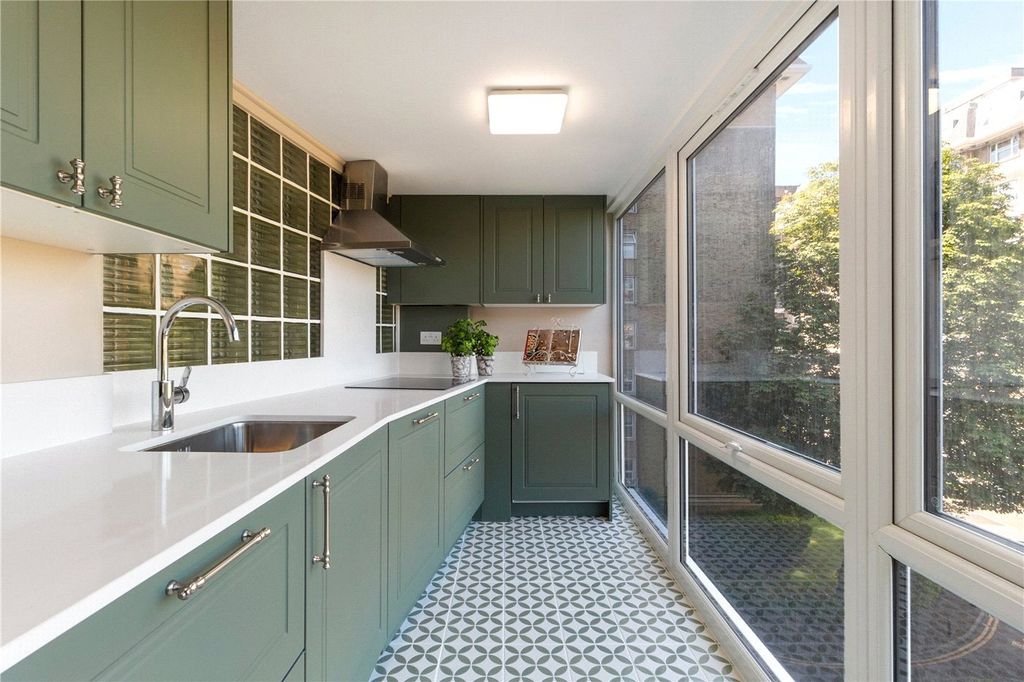 Property photo 2 of 12 Picture No. 17