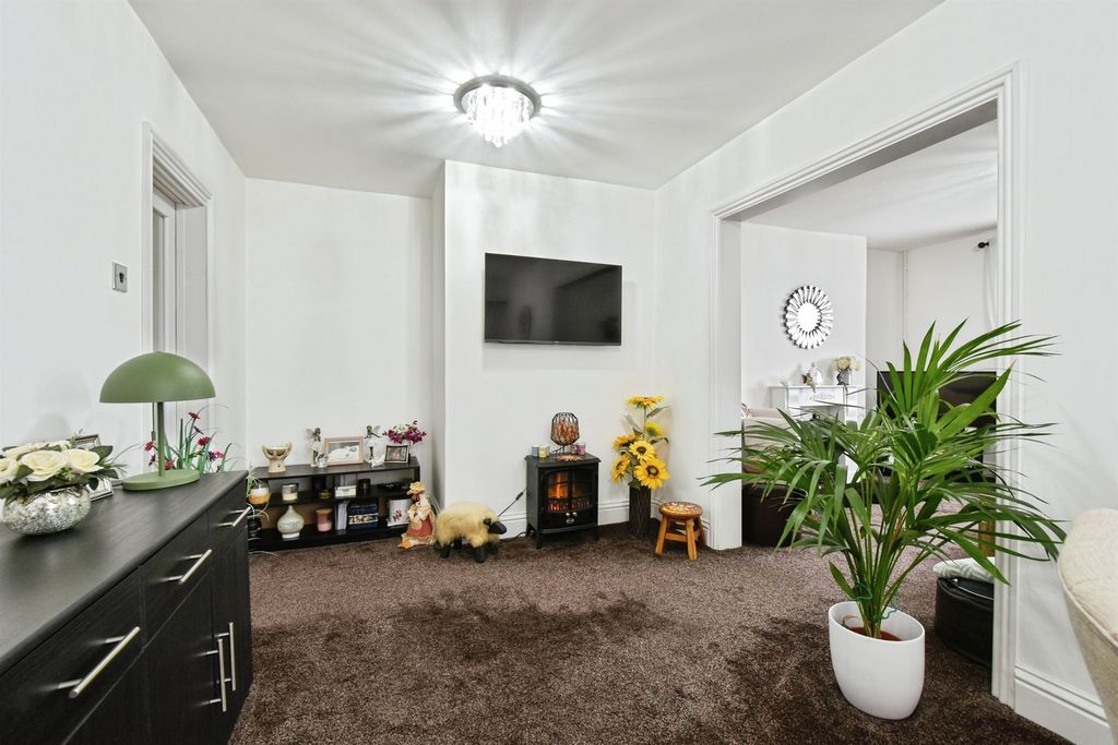 Property photo 3 of 22