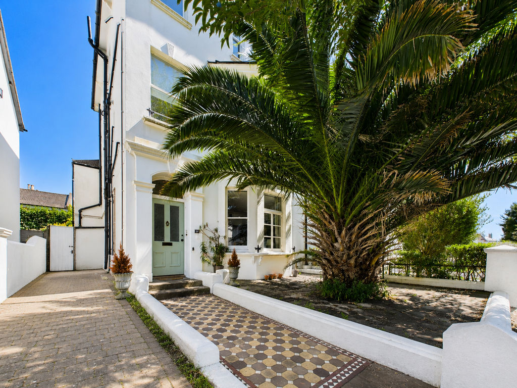 Property photo 1 of 7