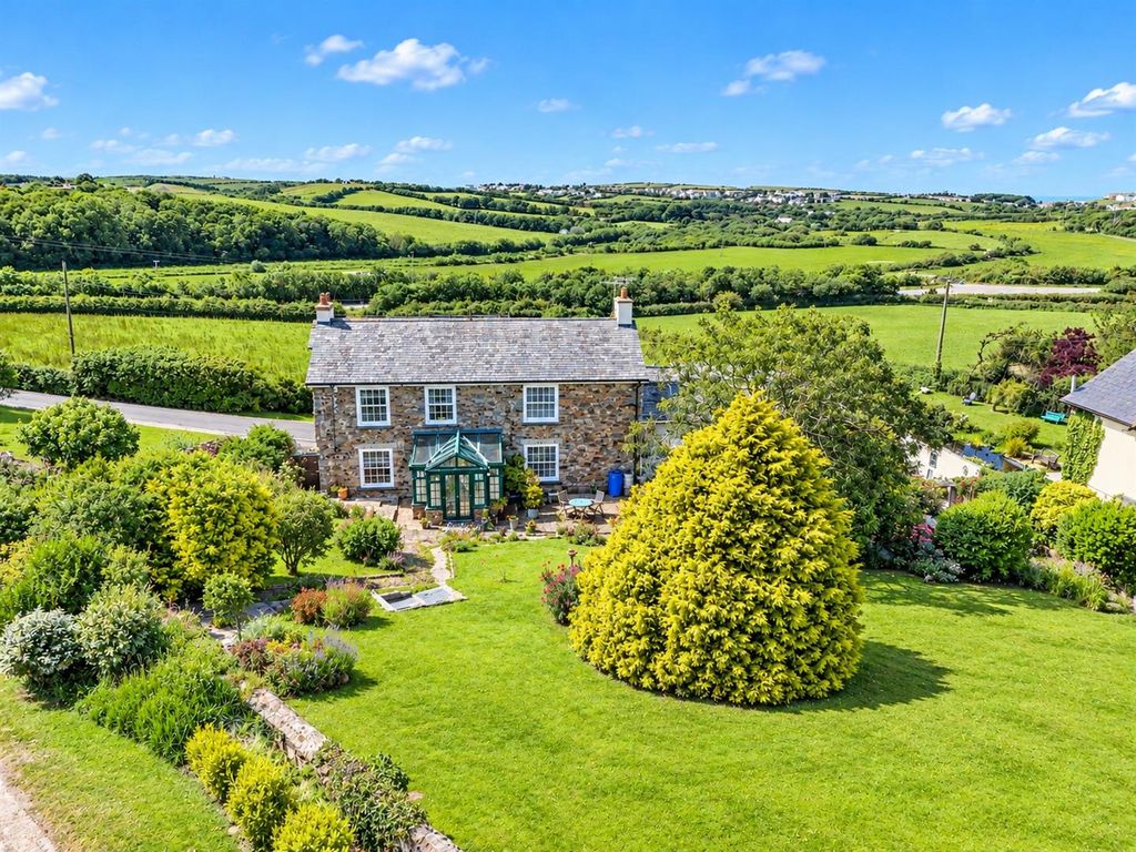 Property photo 3 of 23 Hele Farmhouse