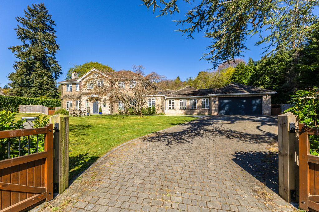Property photo 1 of 21