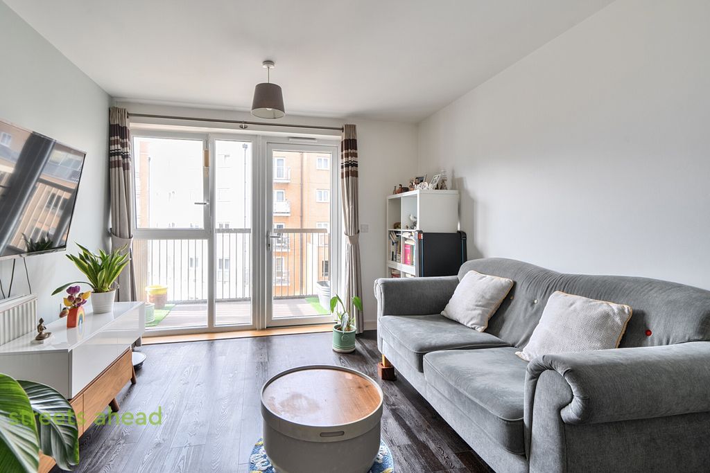 Property photo 3 of 14 96775dc4-1729-4Ef...