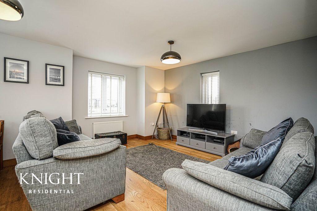 Property photo 2 of 19