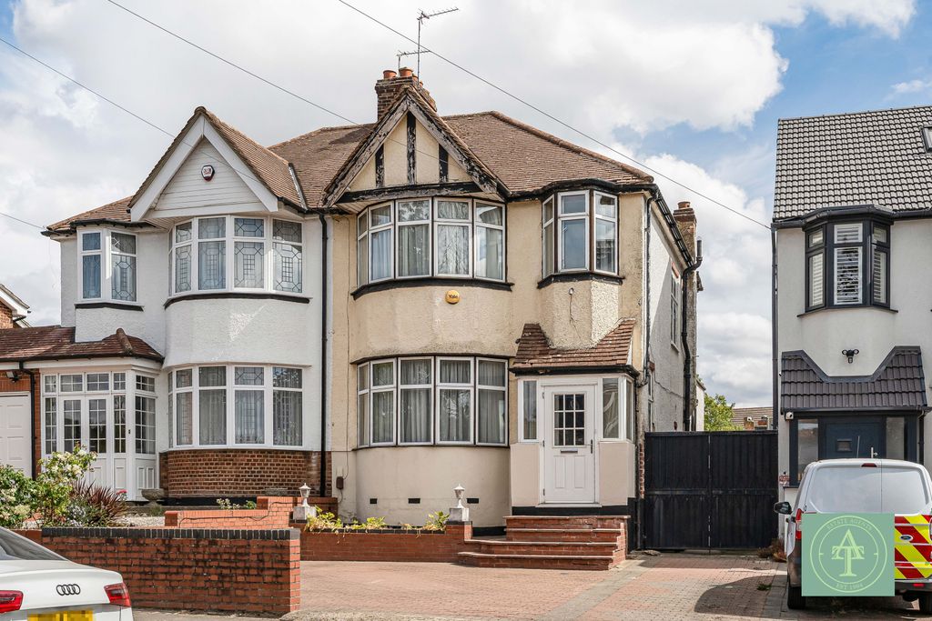 Property photo 1 of 20 3 Bedroom Semi Detached For Sale
