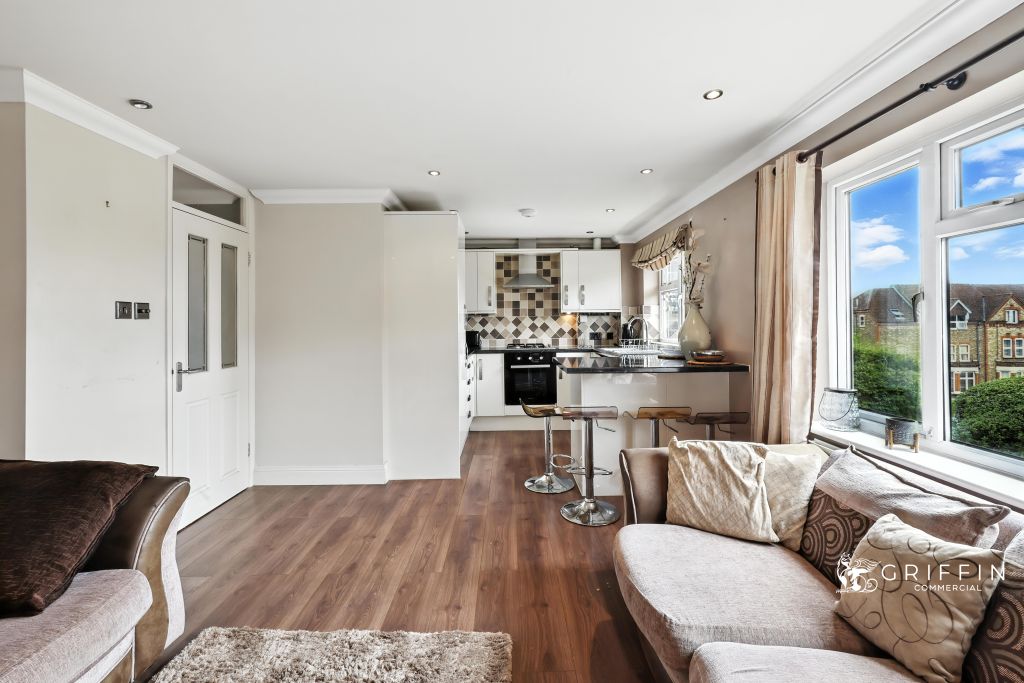 Property photo 3 of 9 4171A9571
