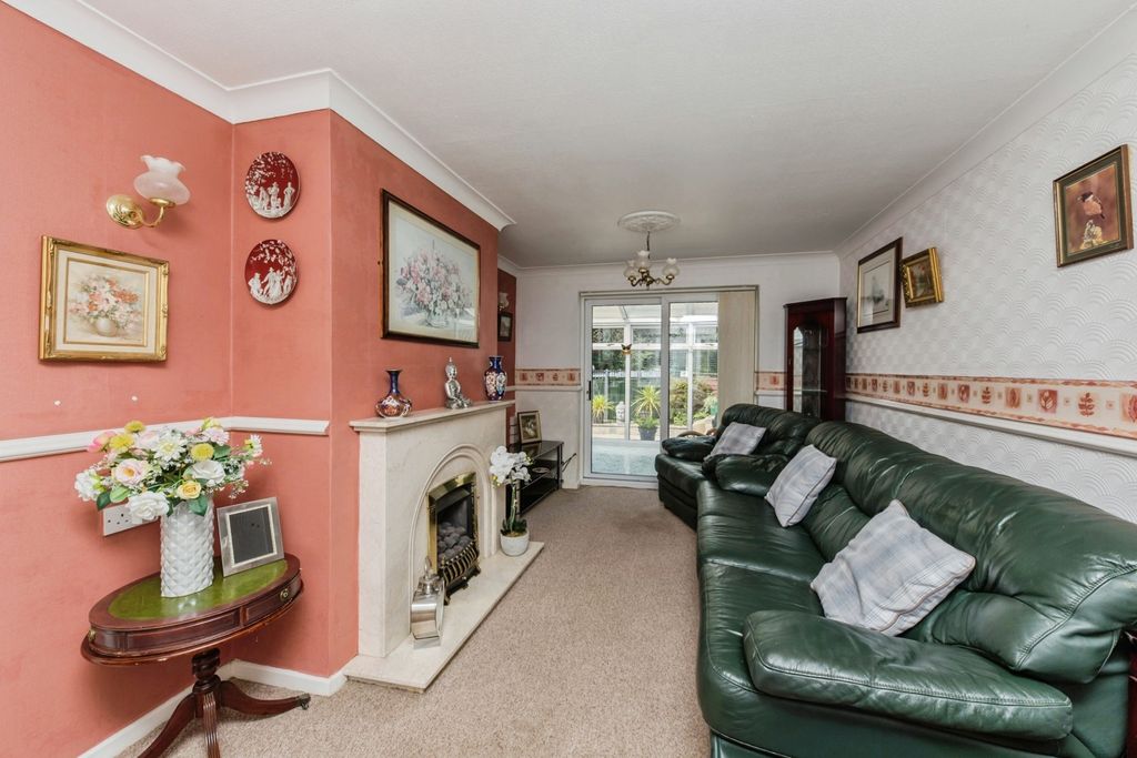 Property photo 3 of 17 Pbox-Img.Jpg