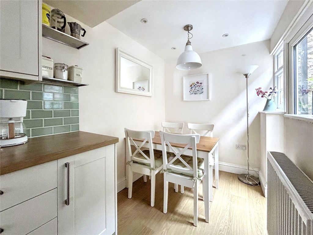 Property photo 3 of 9 Picture No. 15