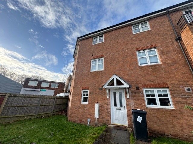 Property photo 1 of 10 Front