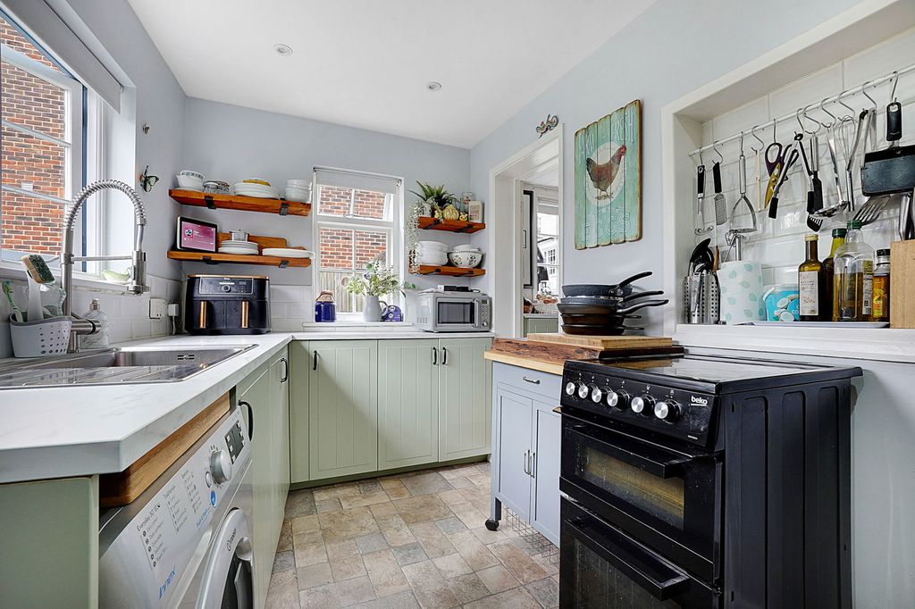 Property photo 3 of 22