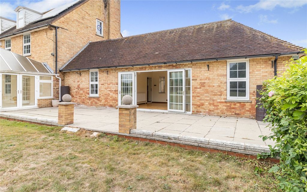 Property photo 2 of 20 Rear View