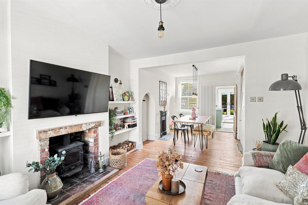 Property photo 2 of 24 32-Newmarketstreet-008.Jpg