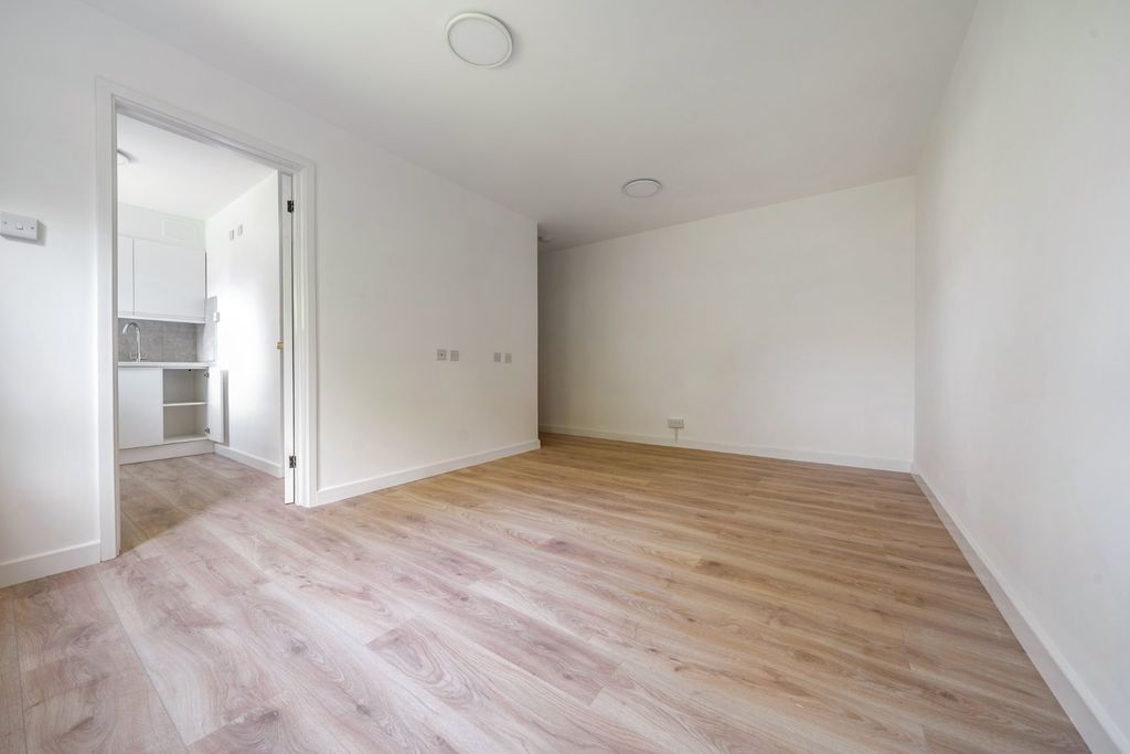 Property photo 3 of 9 Picture No. 05
