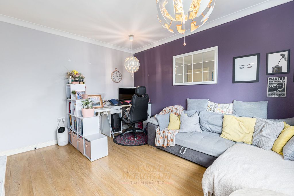 Property photo 3 of 13