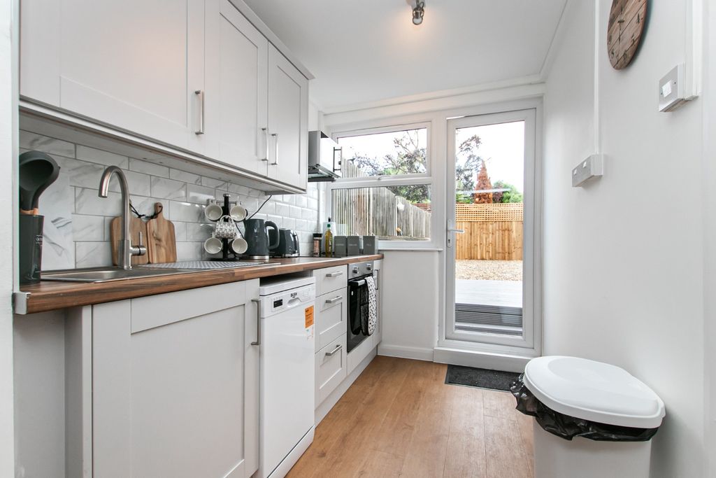 Property photo 3 of 28 5194685
