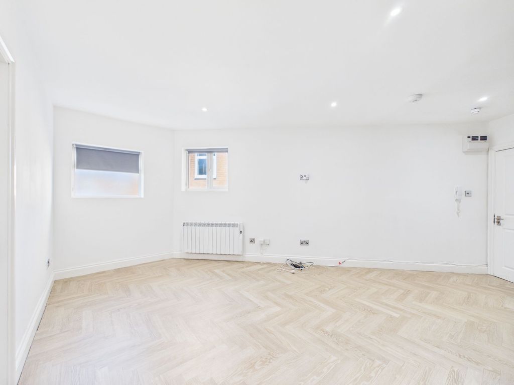 Property photo 2 of 5 Open Plan Lounge