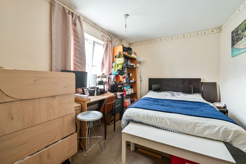 Property photo 2 of 5
