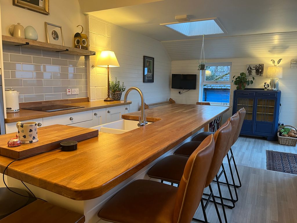 Property photo 3 of 41