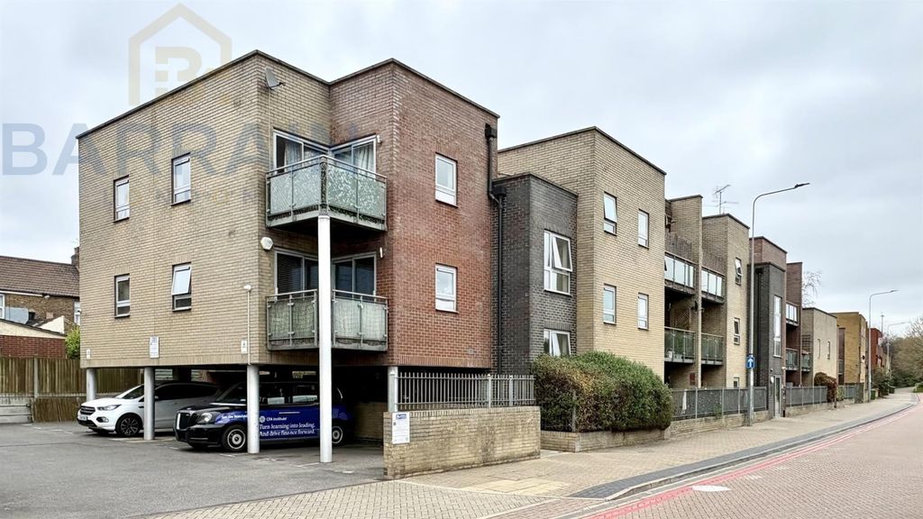 Property photo 2 of 11 Two Bedroom For Sale By Barrain London