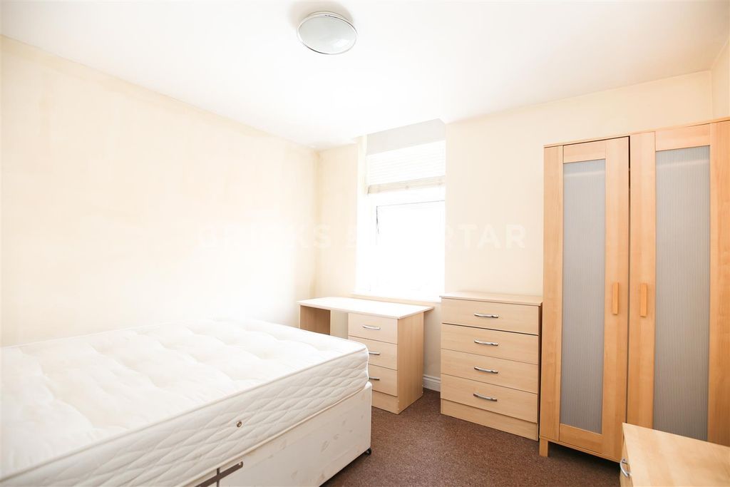 Property photo 2 of 10 _Y3G6Mcomjl1Y5Wvsxjzvz1E2-W.Jpg